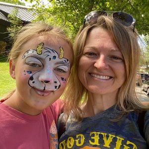 Meet your Posher, Jennifer